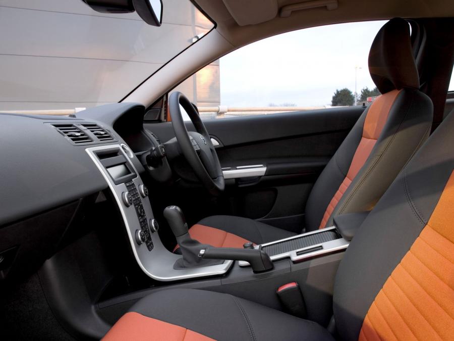  Volvo C30 2 0D 2010 года  (UK) (фото 3 из 16)